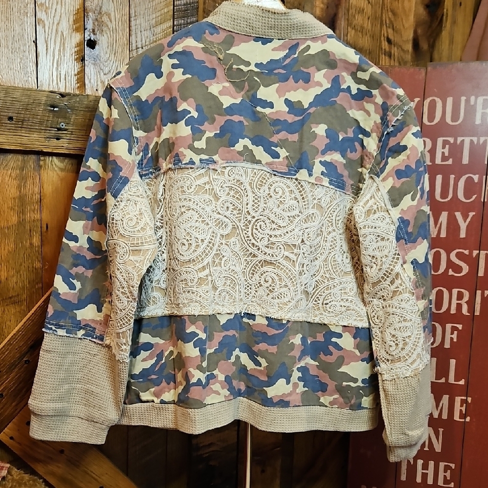 214 POL Lace Detail Camouflage Top Lightweight Denim - Picture 7 of 8